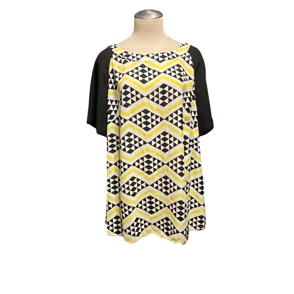 SIMPLY BE: Geometric Pattern Blouse/ Top With Black Sleeves / Women Size 18